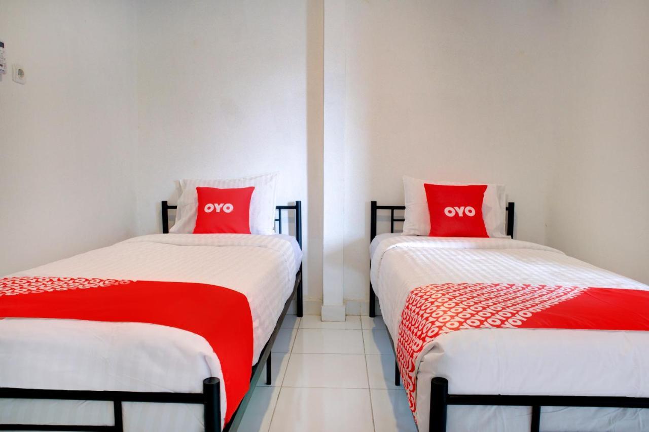 Oyo 3690 Wisma Yani Syariah Padang  Esterno foto
