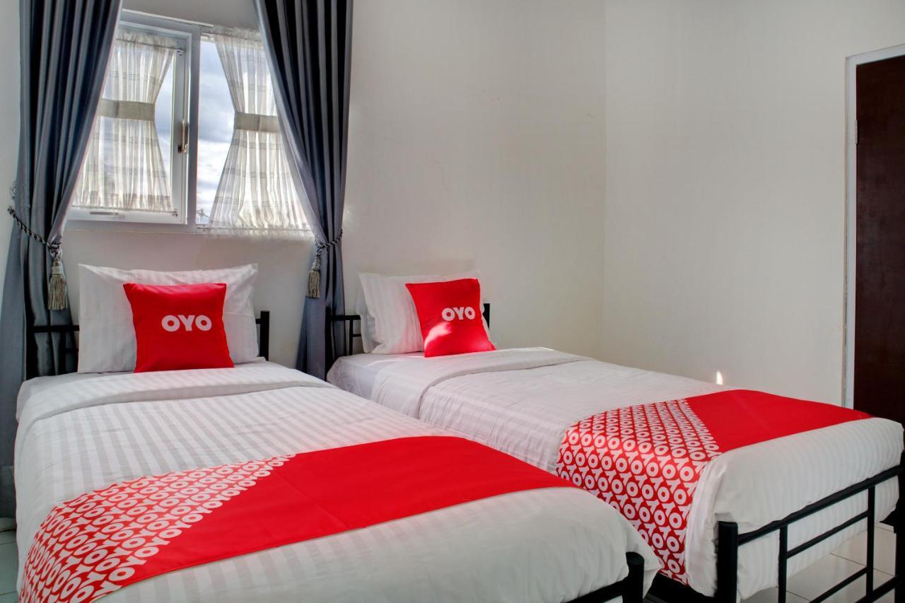 Oyo 3690 Wisma Yani Syariah Padang  Esterno foto